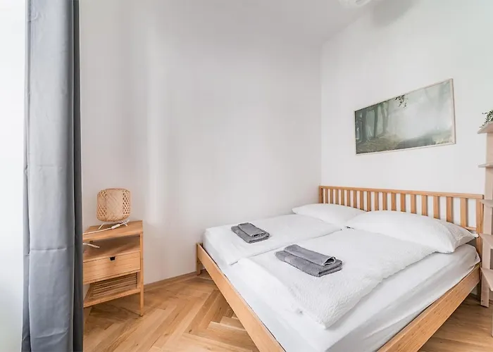 Trendy Schoenbrunn Apartment Vienna