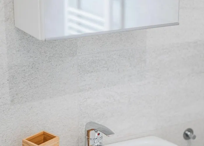 Trendy Schoenbrunn Apartment Vienna